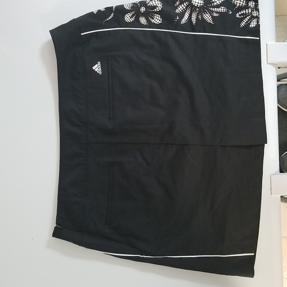 Adidas Golf Skirt with underneath shorts - Picture 3 of 4